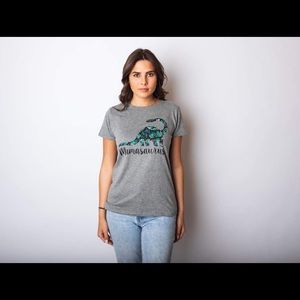 NWOT Mamasaurus tee